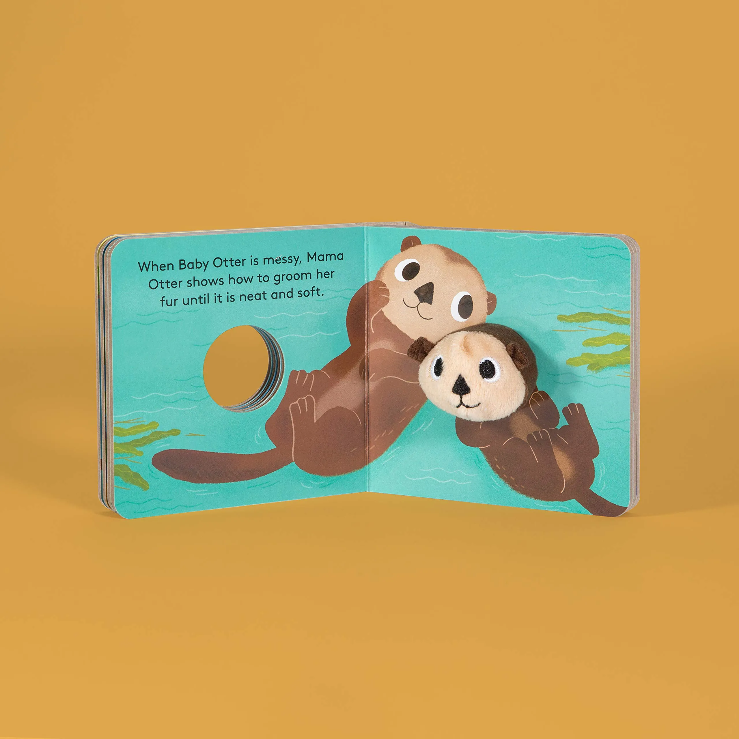 Baby Otter: Finger Puppet Book